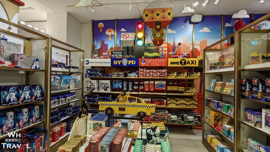 18 new york FAO Schwarz