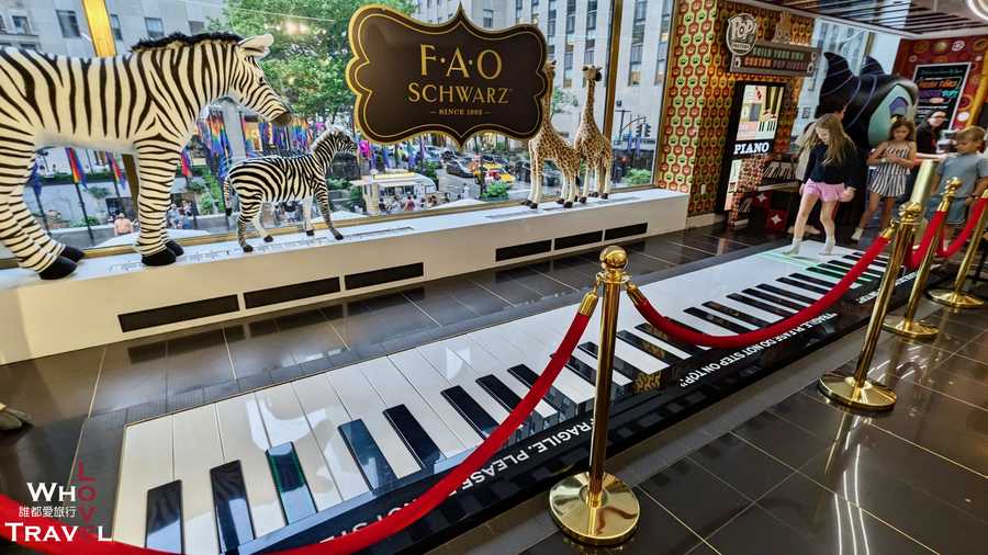 13 new york FAO Schwarz