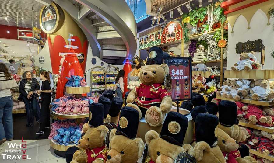 22 new york FAO Schwarz